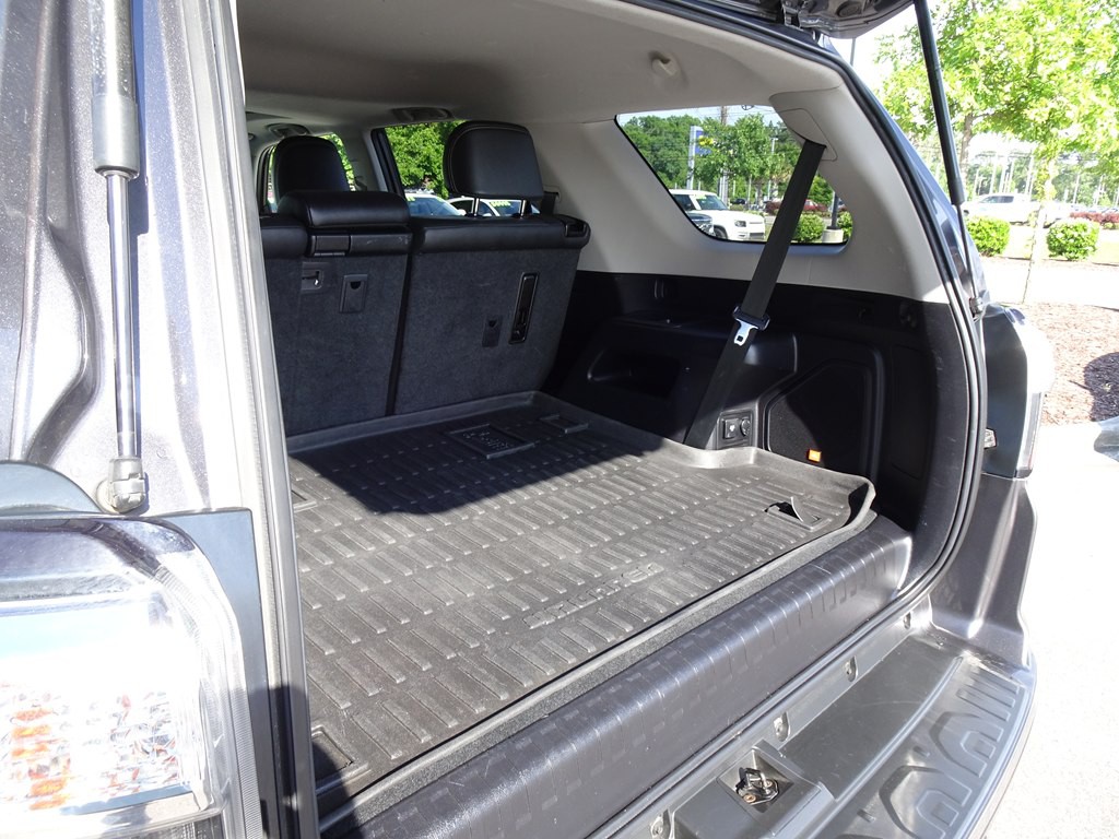 2016 Toyota 4Runner Image 30
