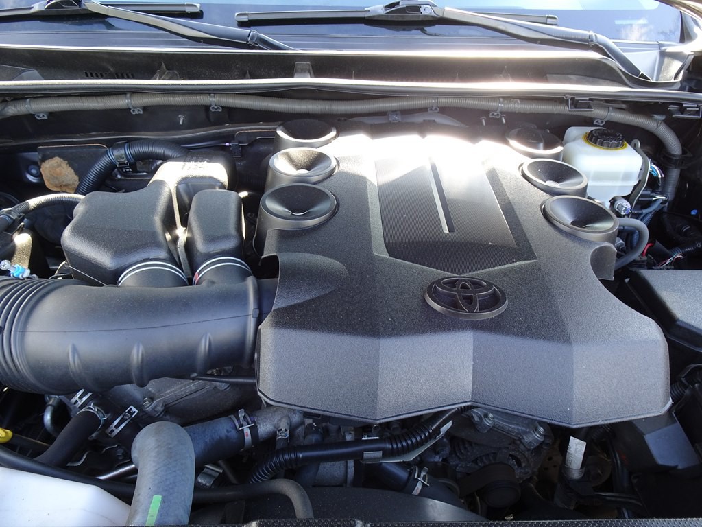 2016 Toyota 4Runner Image 32