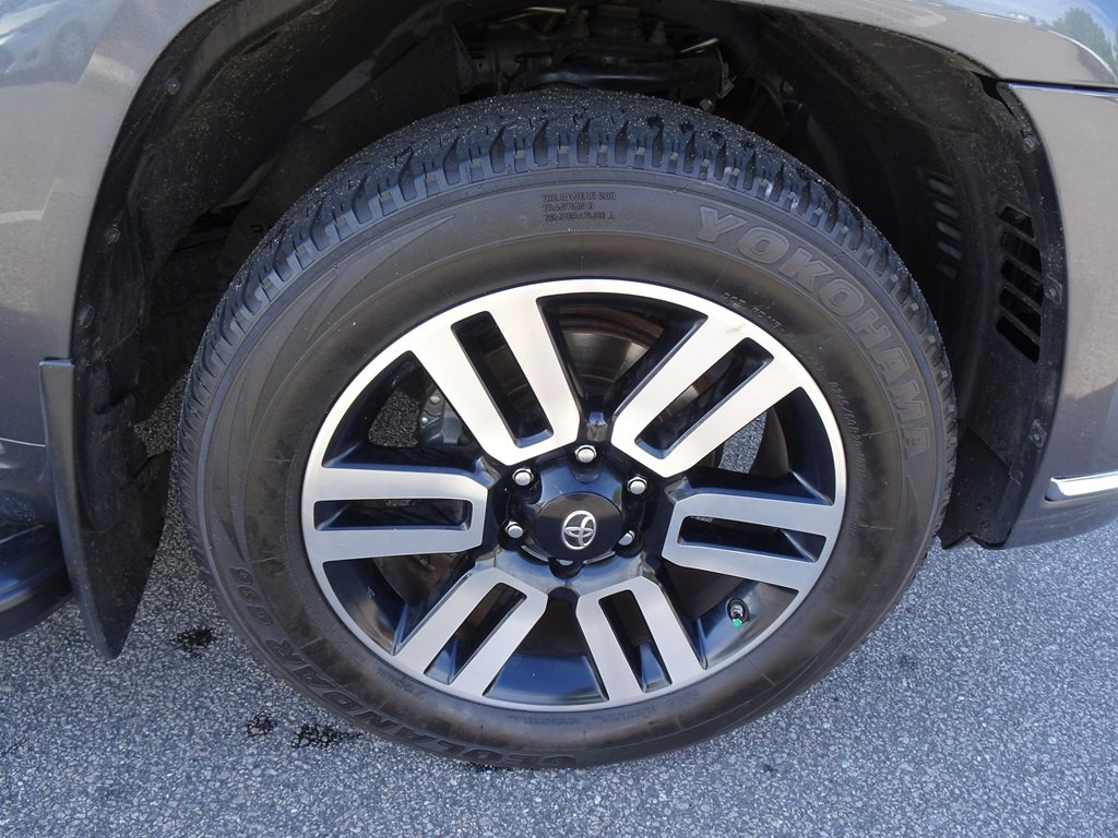 2016 Toyota 4Runner Image 33