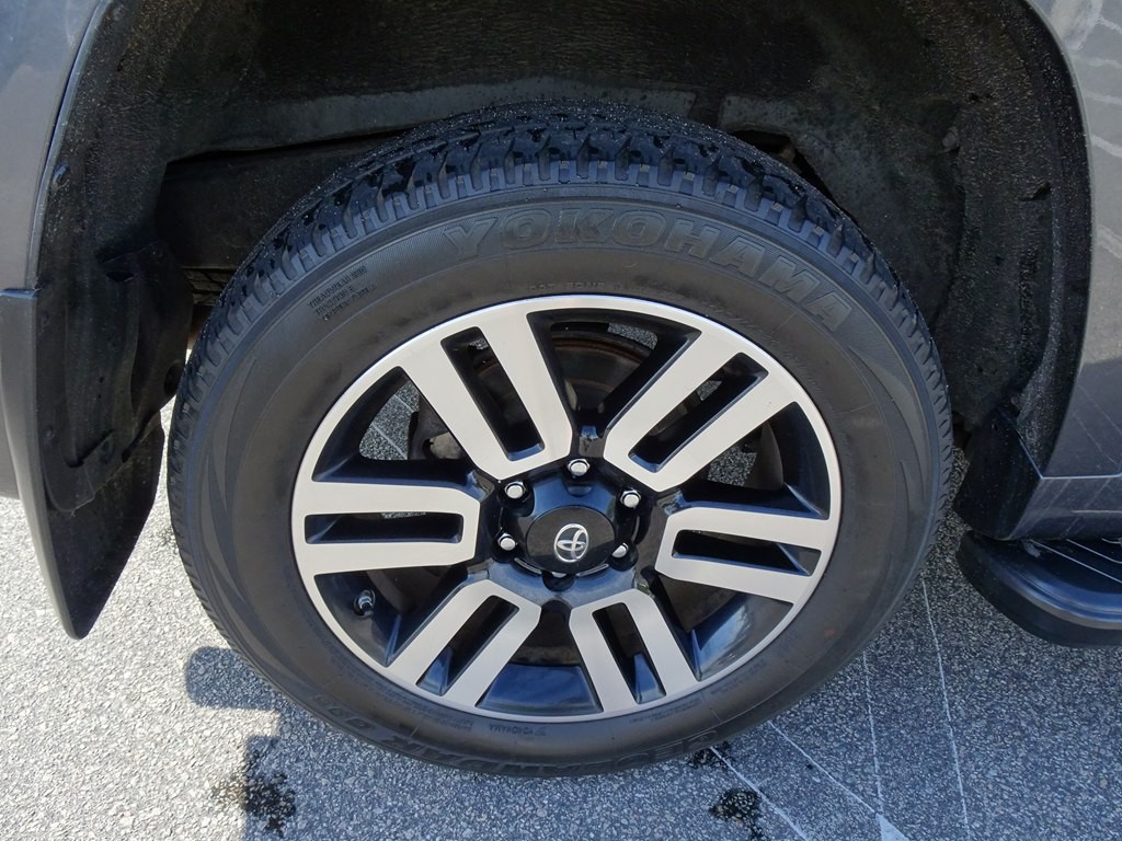 2016 Toyota 4Runner Image 35
