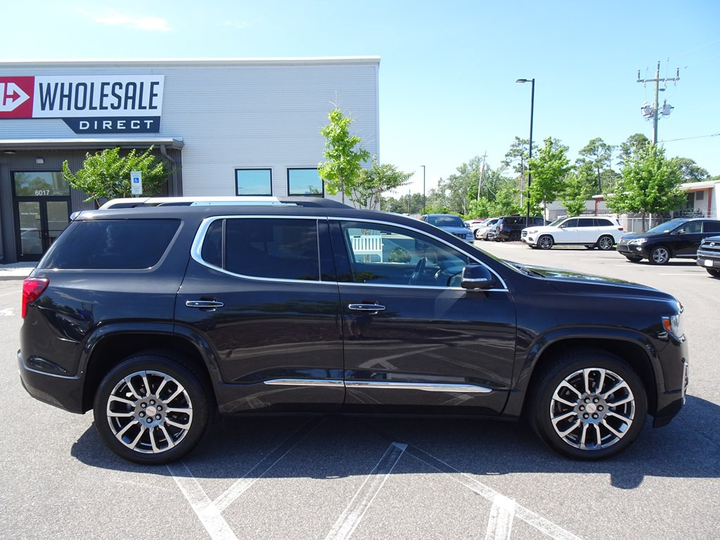 2020 GMC Acadia Image 2