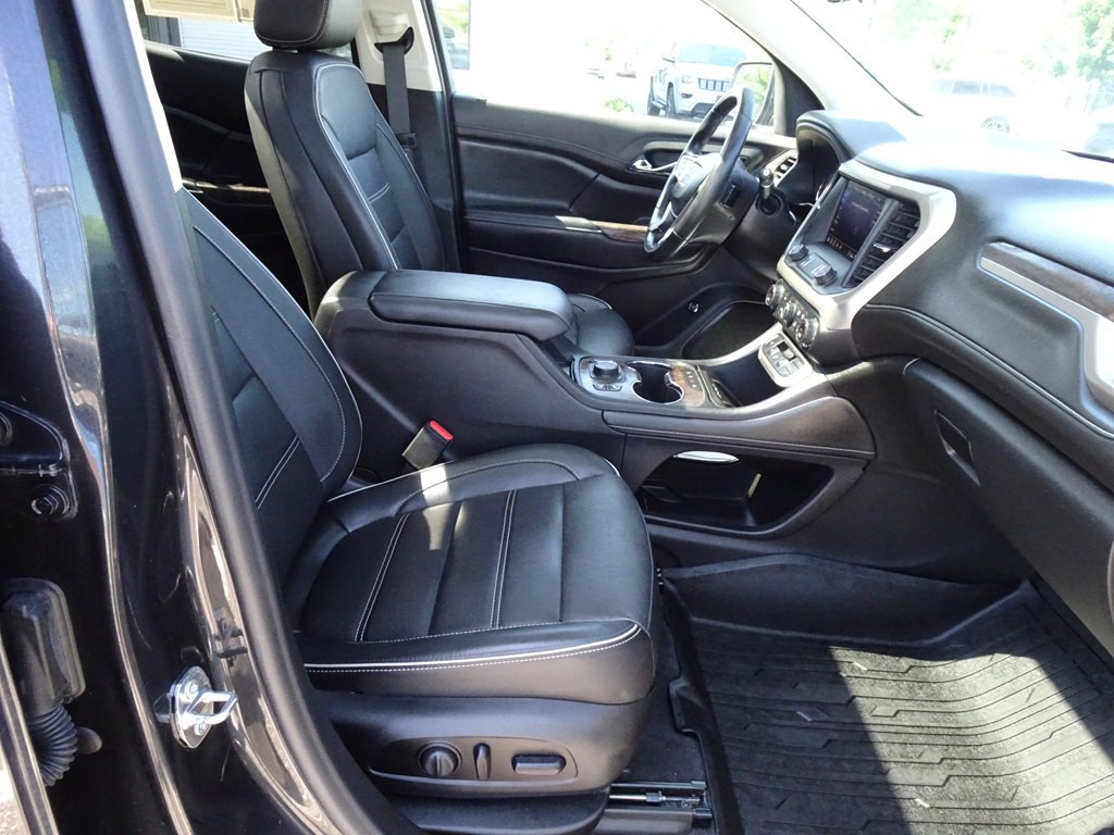 2020 GMC Acadia Image 16