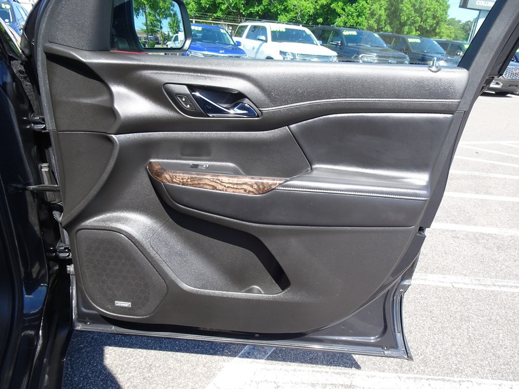 2020 GMC Acadia Image 17