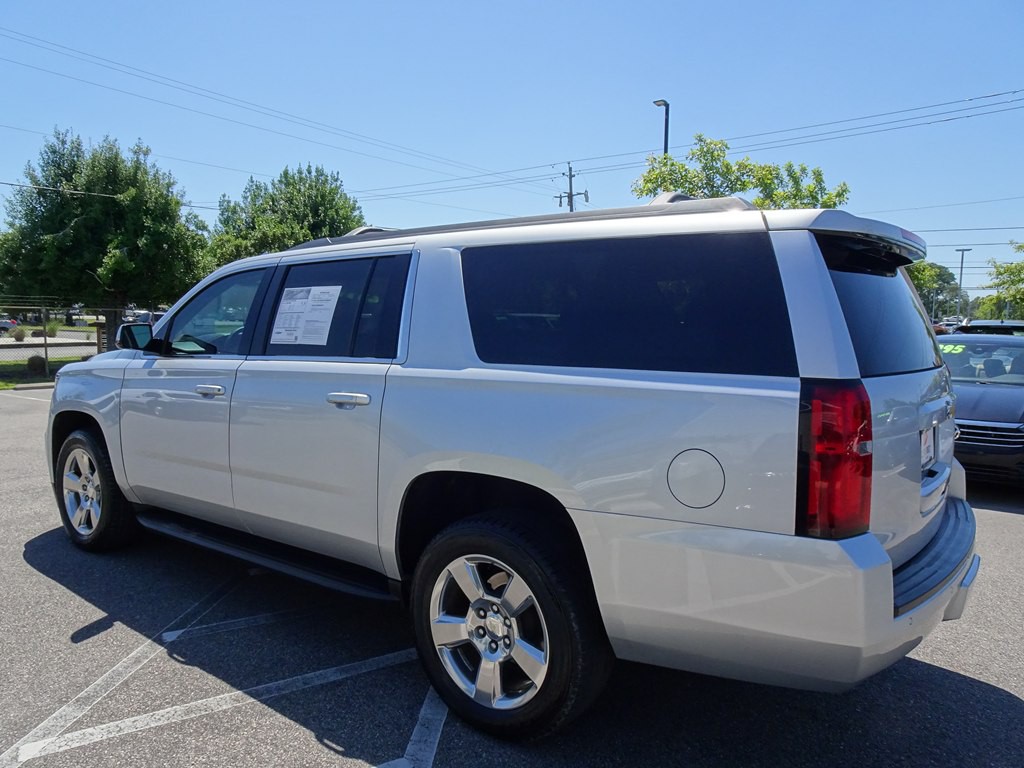 2018 Chevrolet Suburban Image 5