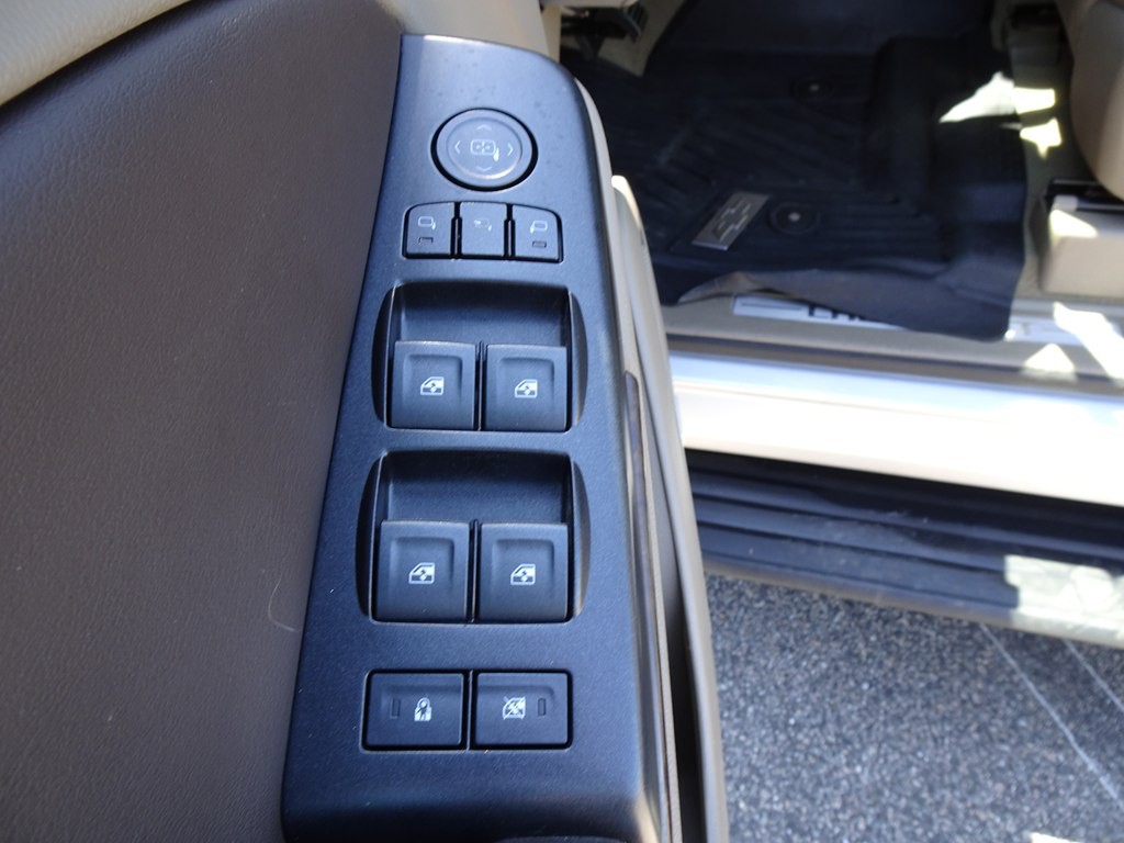 2018 Chevrolet Suburban Image 12