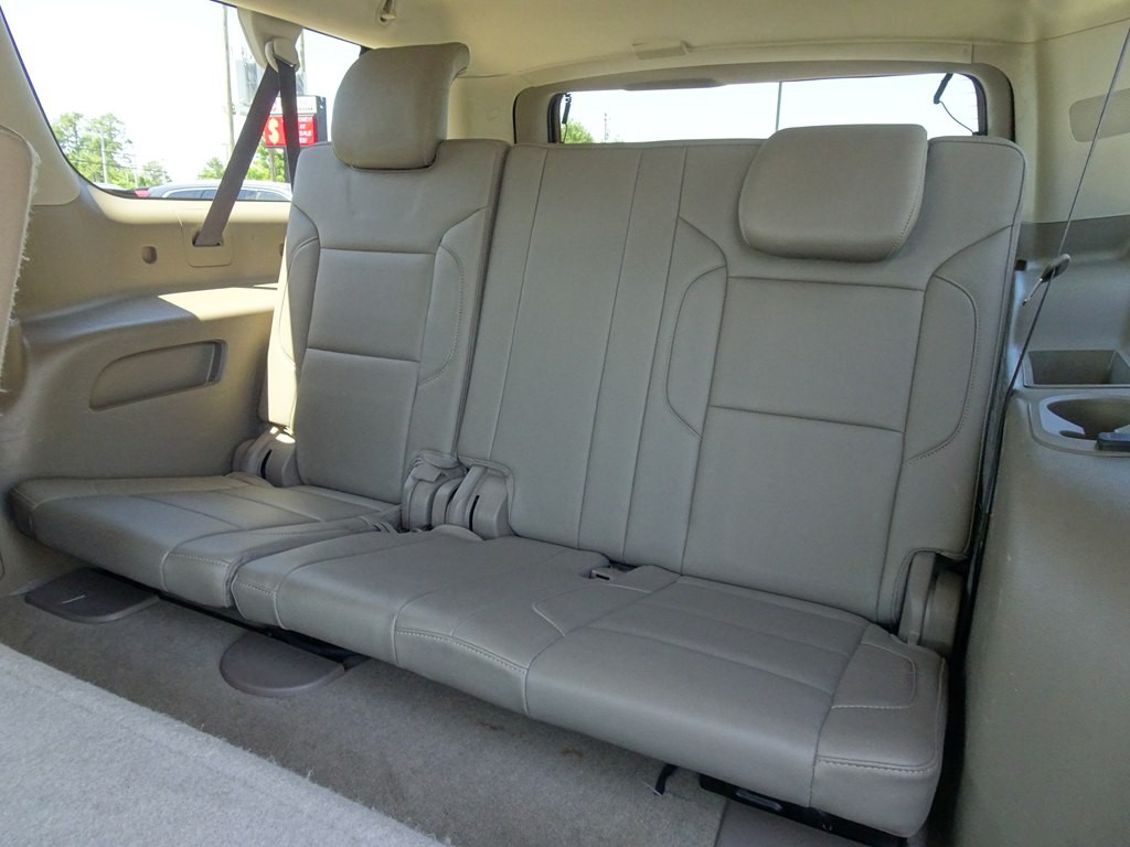 2018 Chevrolet Suburban Image 16