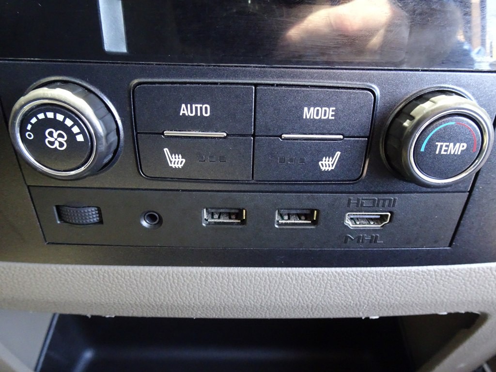 2018 Chevrolet Suburban Image 24