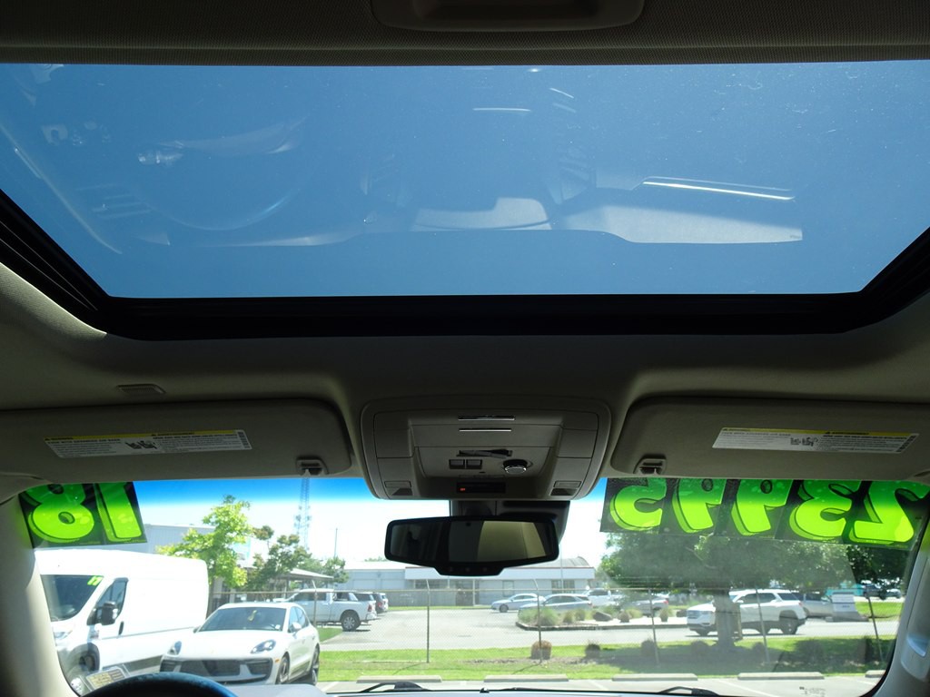 2018 Chevrolet Suburban Image 25