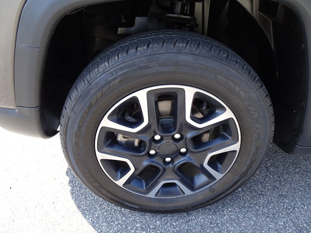 2019 Jeep Compass Image 38
