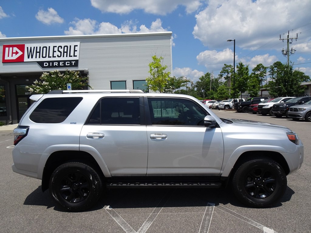 2021 Toyota 4Runner Image 2