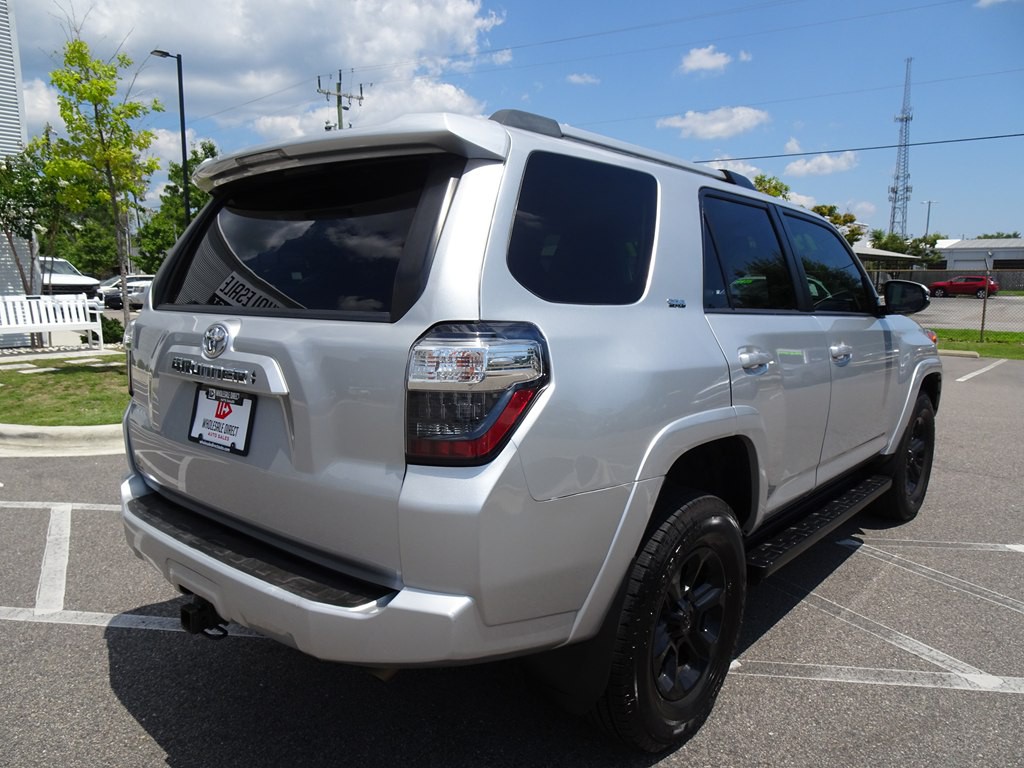 2021 Toyota 4Runner Image 3