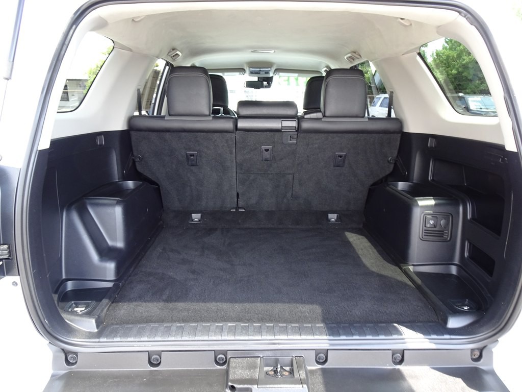 2021 Toyota 4Runner Image 25