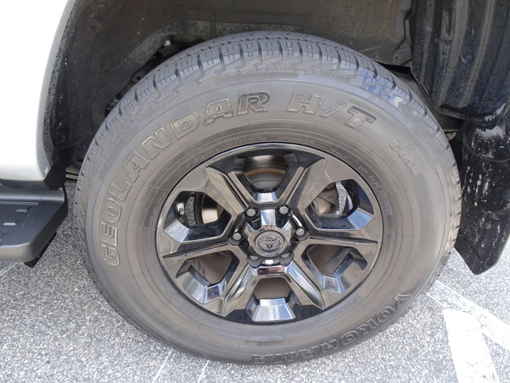 2021 Toyota 4Runner Image 33