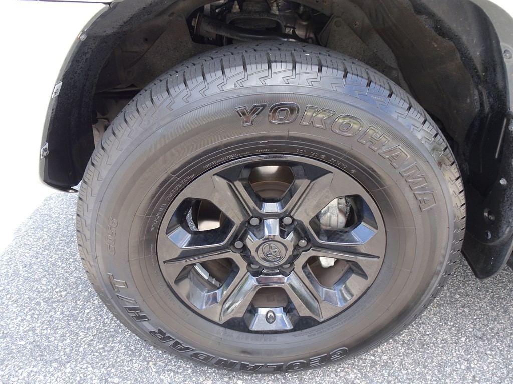 2021 Toyota 4Runner Image 35