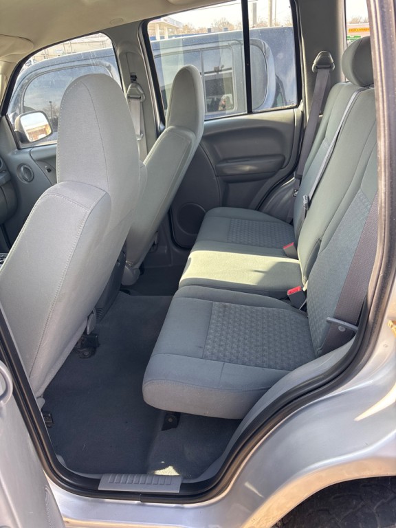 2007 Jeep Liberty Image 4
