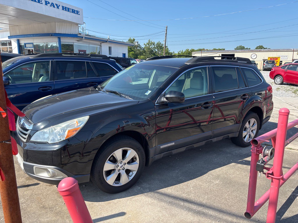 2011 Subaru Outback Image 2