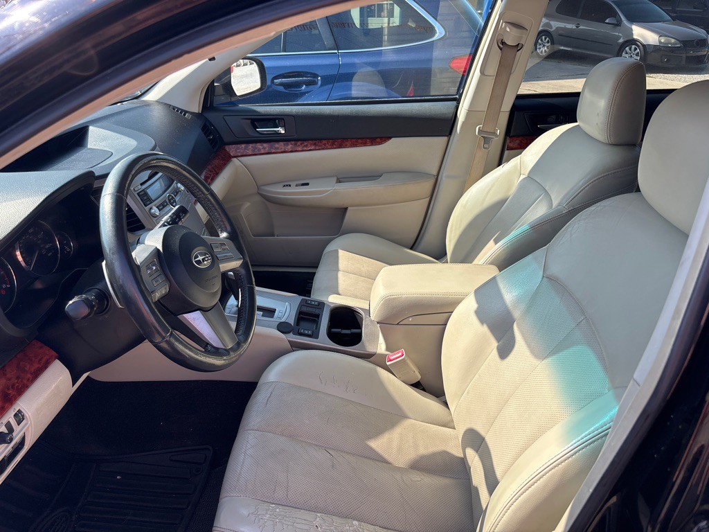 2011 Subaru Outback Image 3