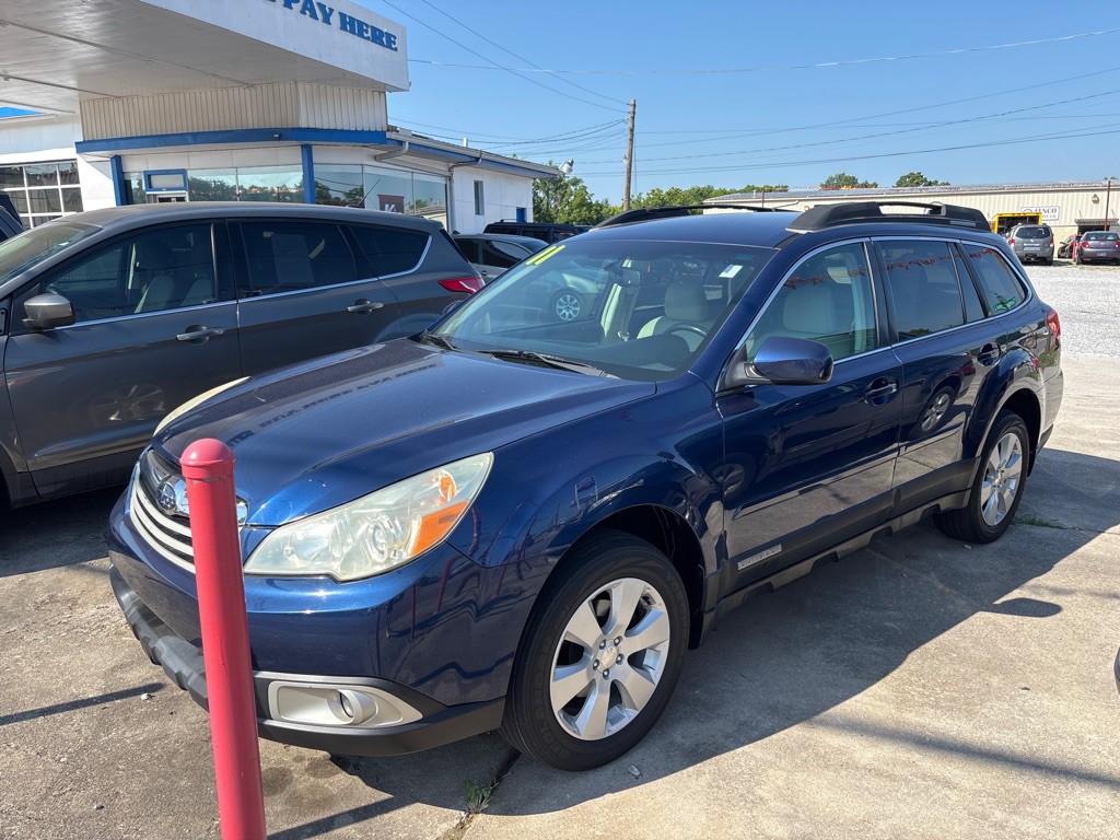2011 Subaru Outback Image 2