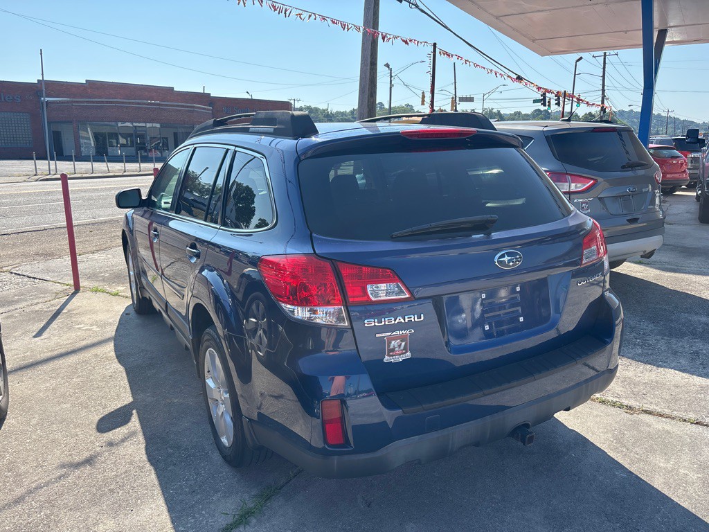 2011 Subaru Outback Image 3