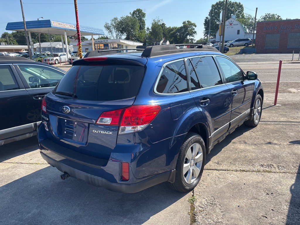2011 Subaru Outback Image 4