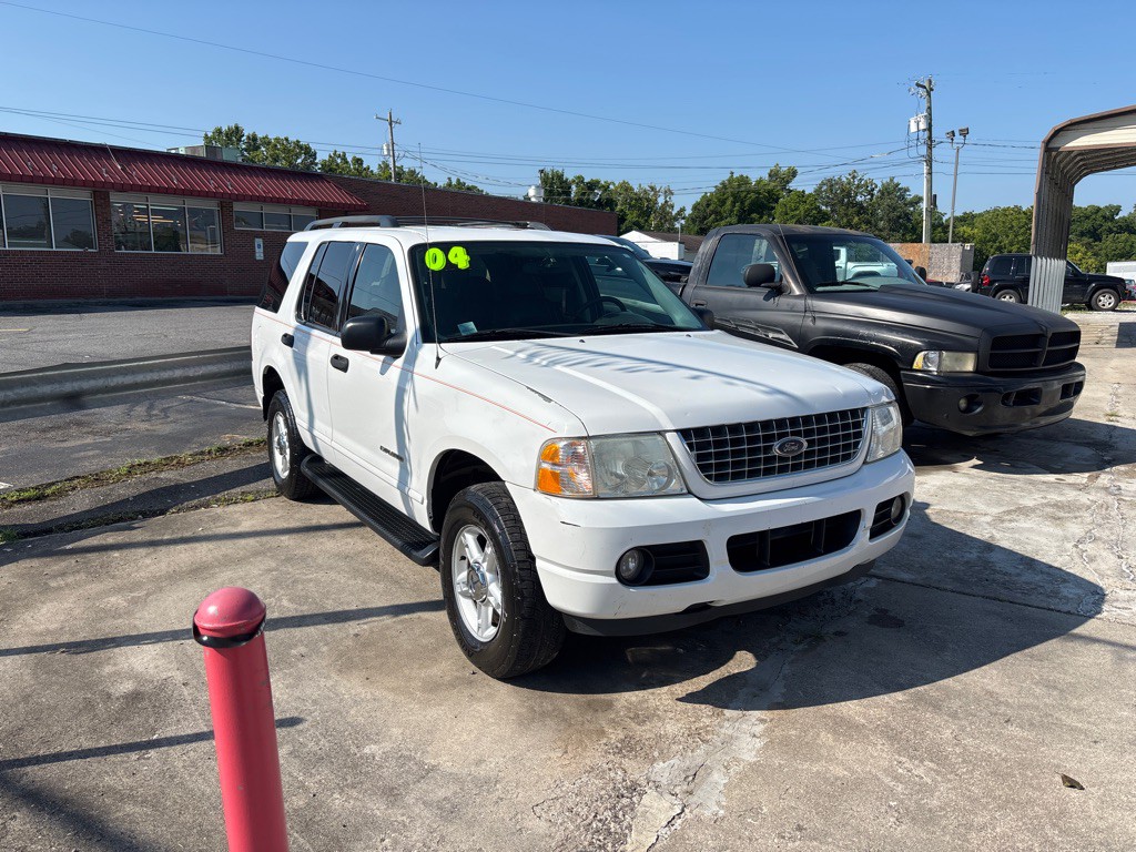 2004 Ford Explorer Image 2