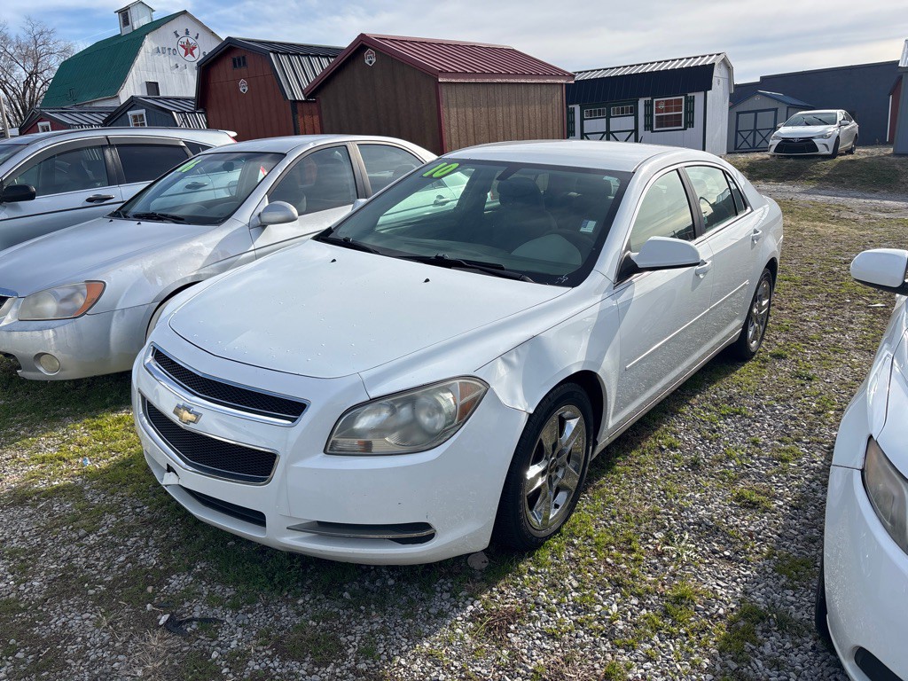 2010 Chevrolet Malibu Image 2