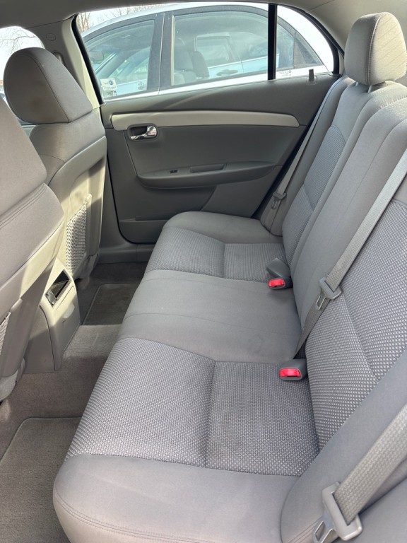 2010 Chevrolet Malibu Image 4