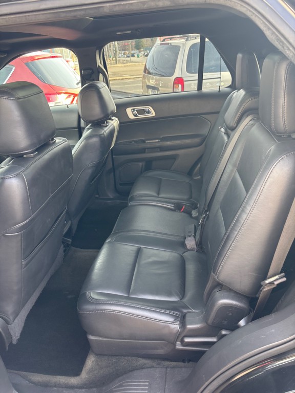 2015 Ford Explorer Image 4