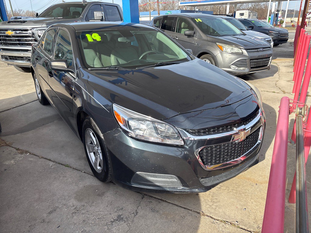 2014 Chevrolet Malibu Image 2