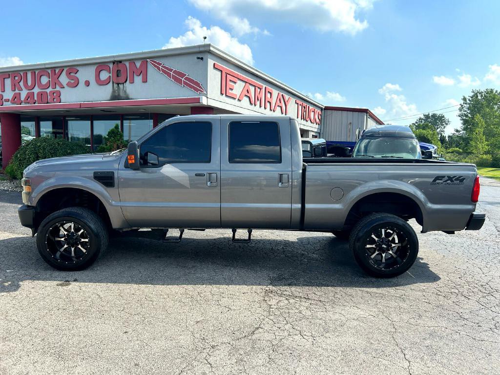 2010 Ford F-250 Image 2
