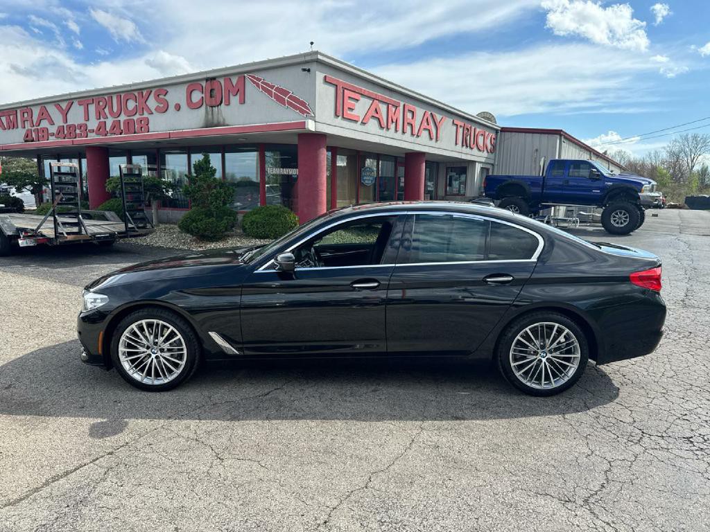 2018 BMW 5 Series Image 2
