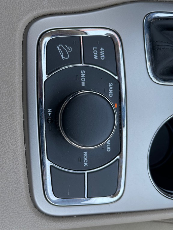 2016 Jeep Grand Cherokee Image 12