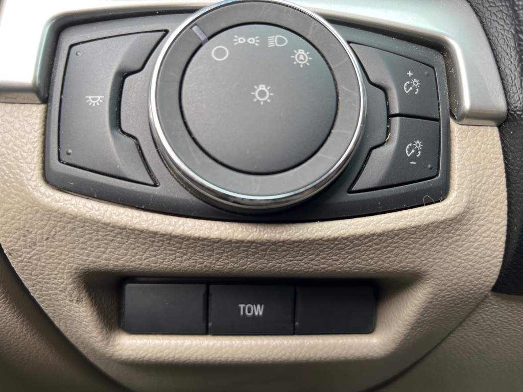 2018 Ford Explorer Image 16