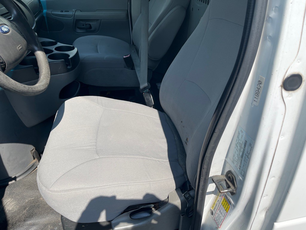2008 Ford Econoline Image 16
