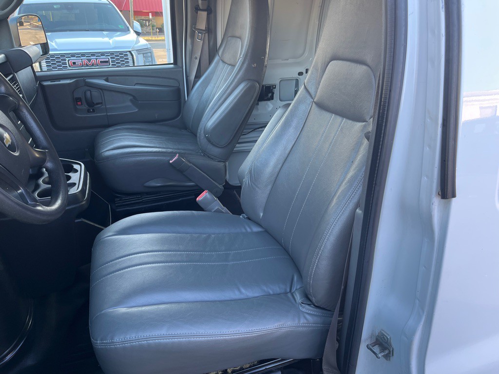2014 Chevrolet Express Image 14