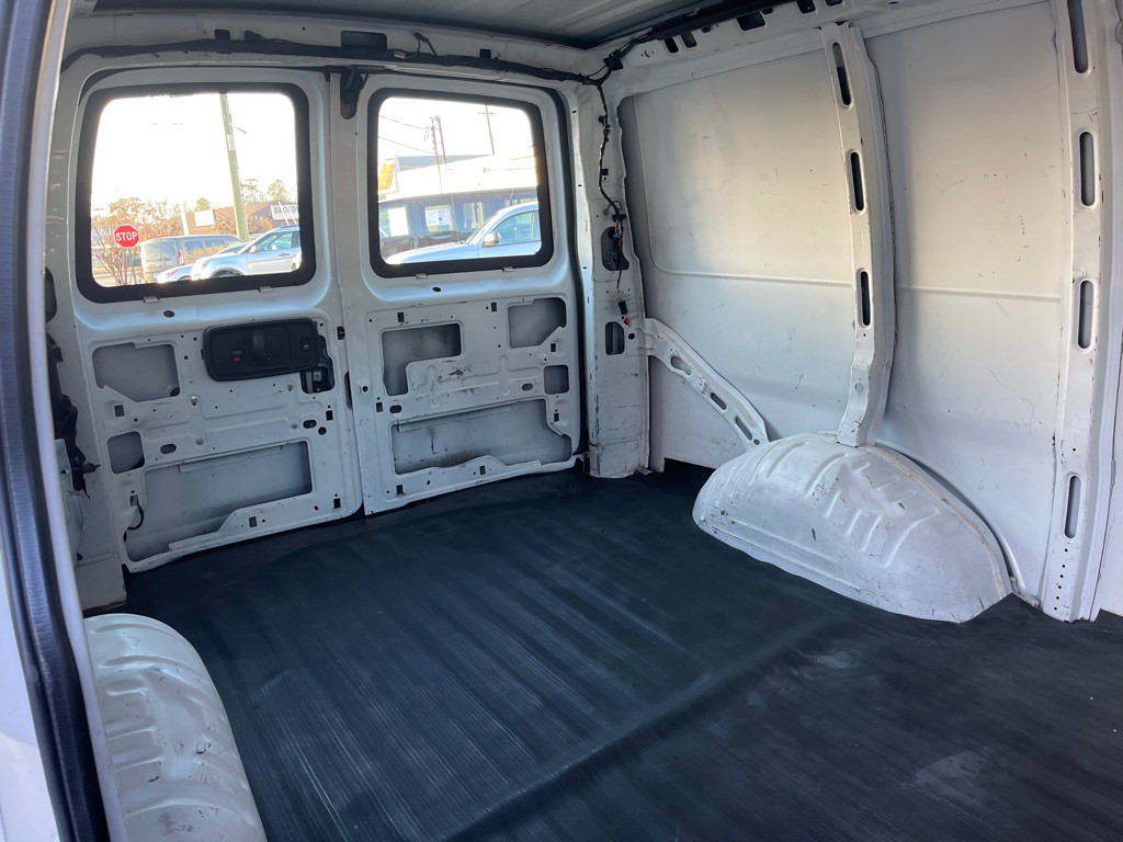 2014 Chevrolet Express Image 18