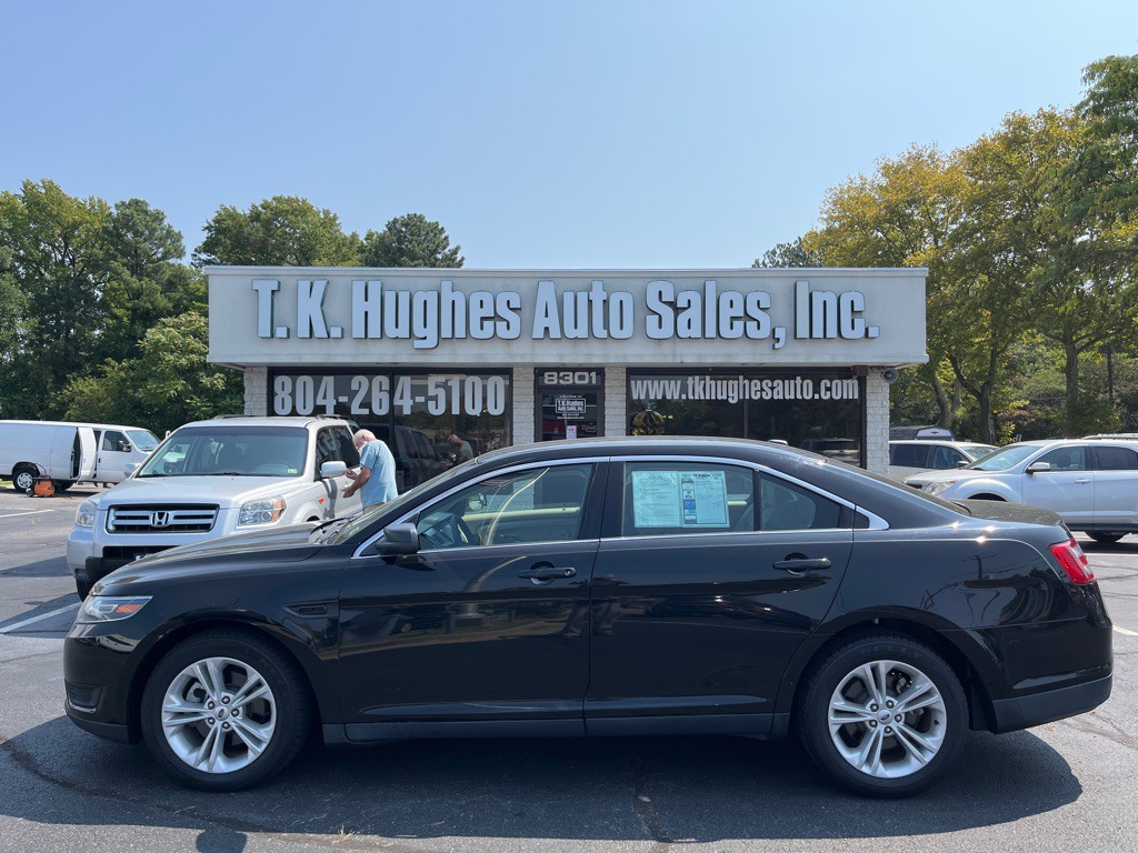 2017 Ford Taurus Image 1