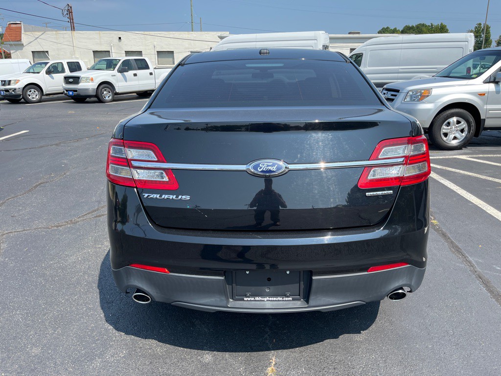 2017 Ford Taurus Image 7