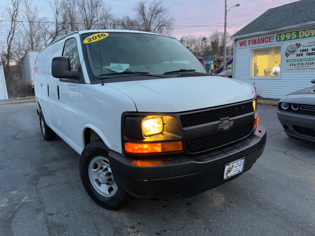 2016 Chevrolet Express Image 1