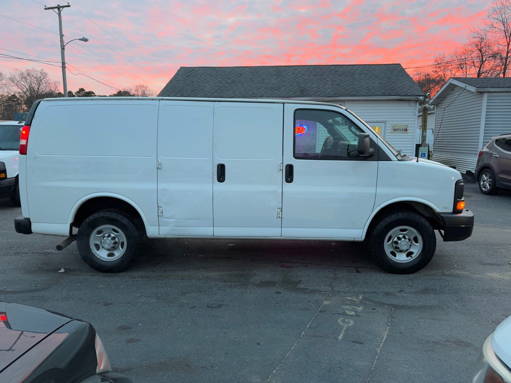 2016 Chevrolet Express Image 8