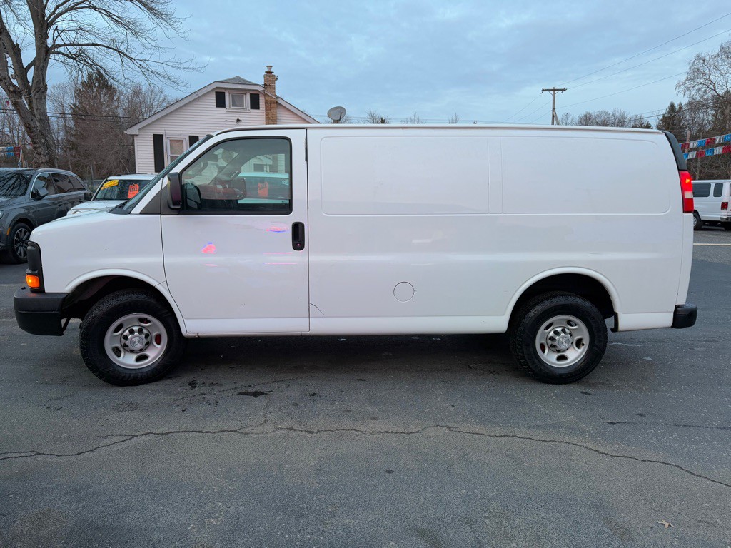 2016 Chevrolet Express Image 9