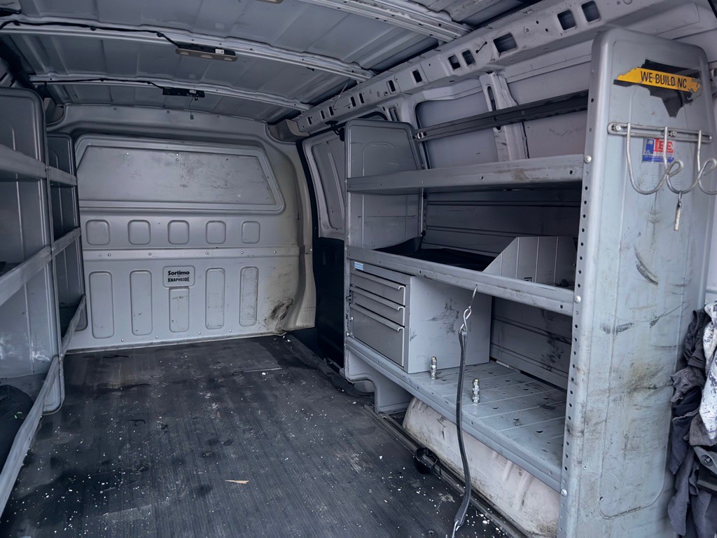 2016 Chevrolet Express Image 16