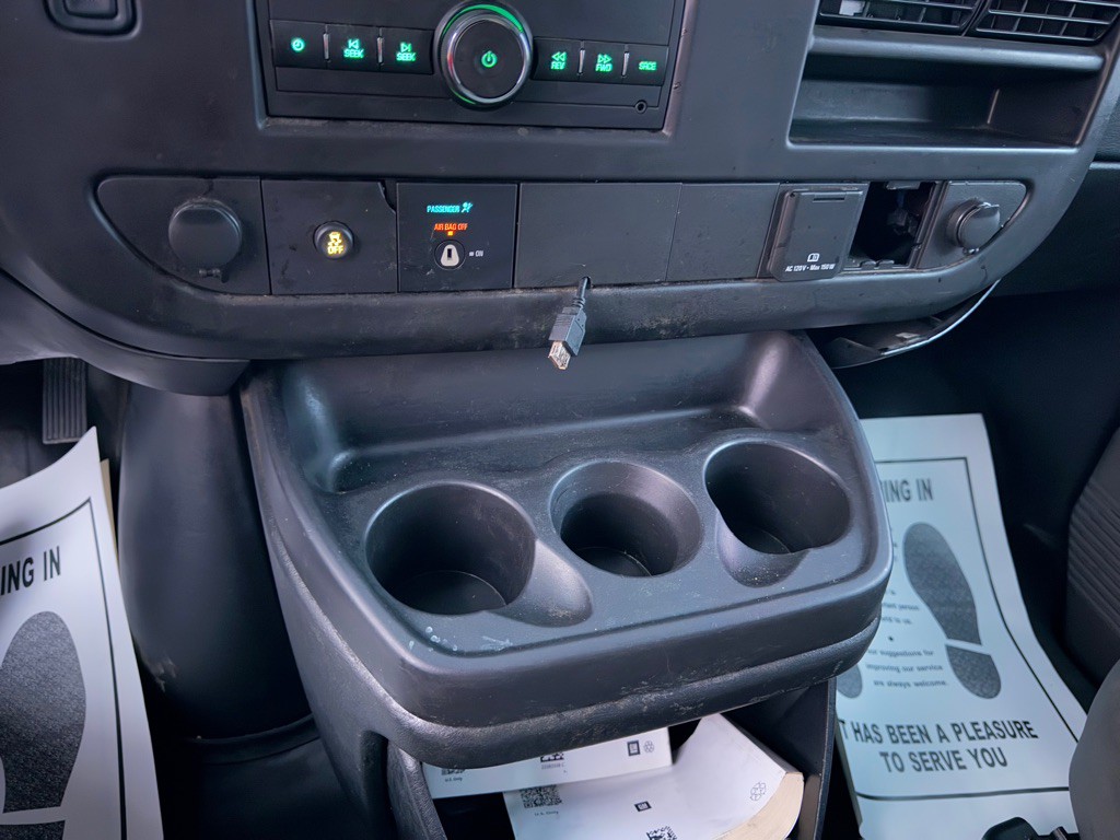 2016 Chevrolet Express Image 23