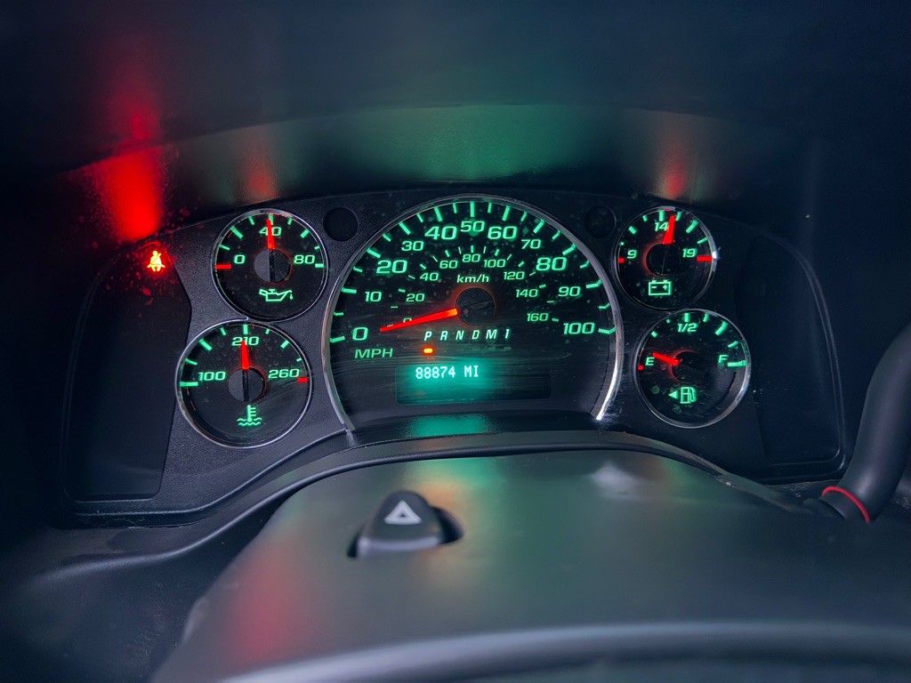 2016 Chevrolet Express Image 25