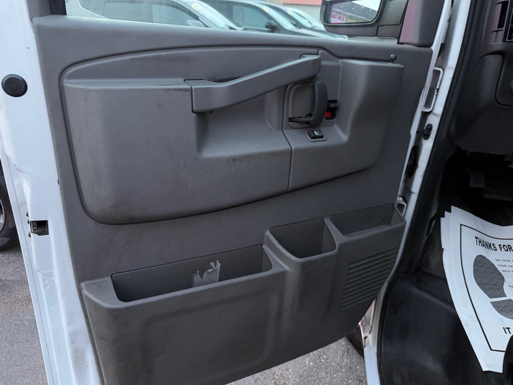 2016 Chevrolet Express Image 29