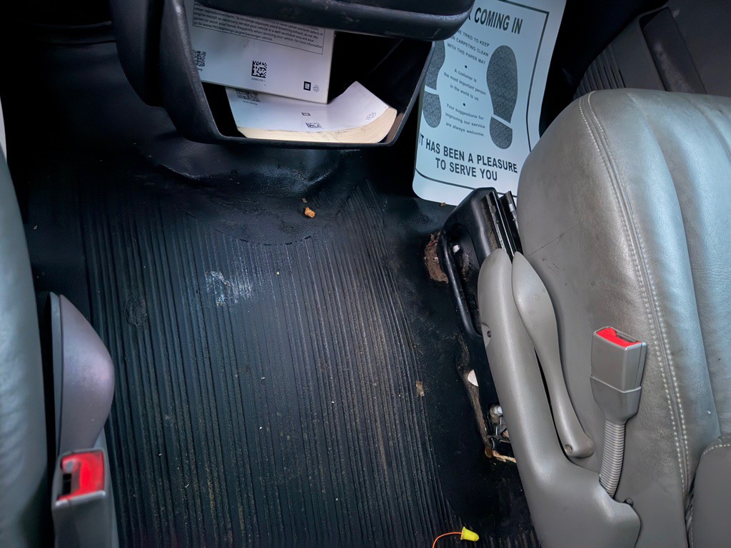 2016 Chevrolet Express Image 30