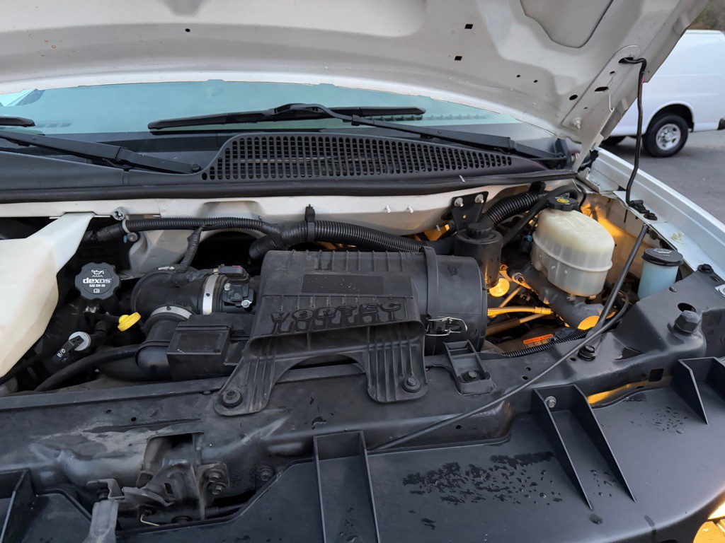 2016 Chevrolet Express Image 33