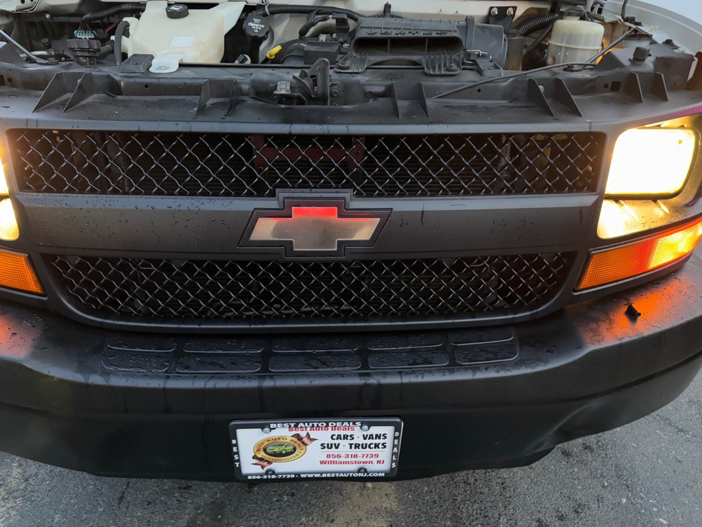 2016 Chevrolet Express Image 37