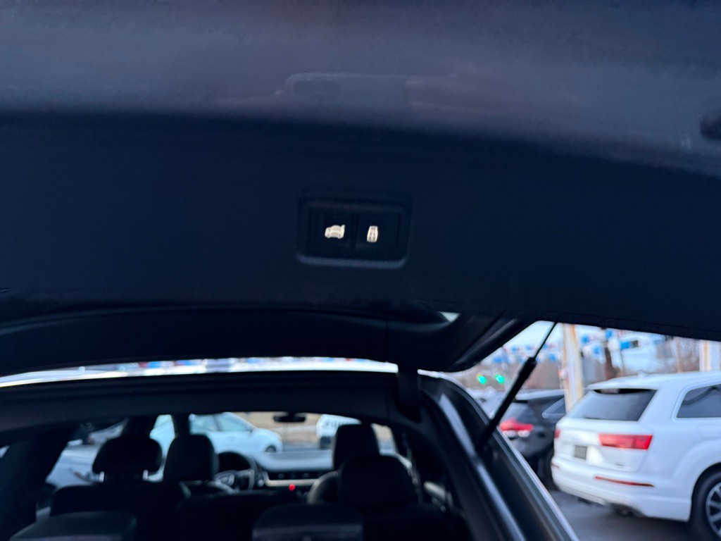 2017 Audi Q7 Image 42