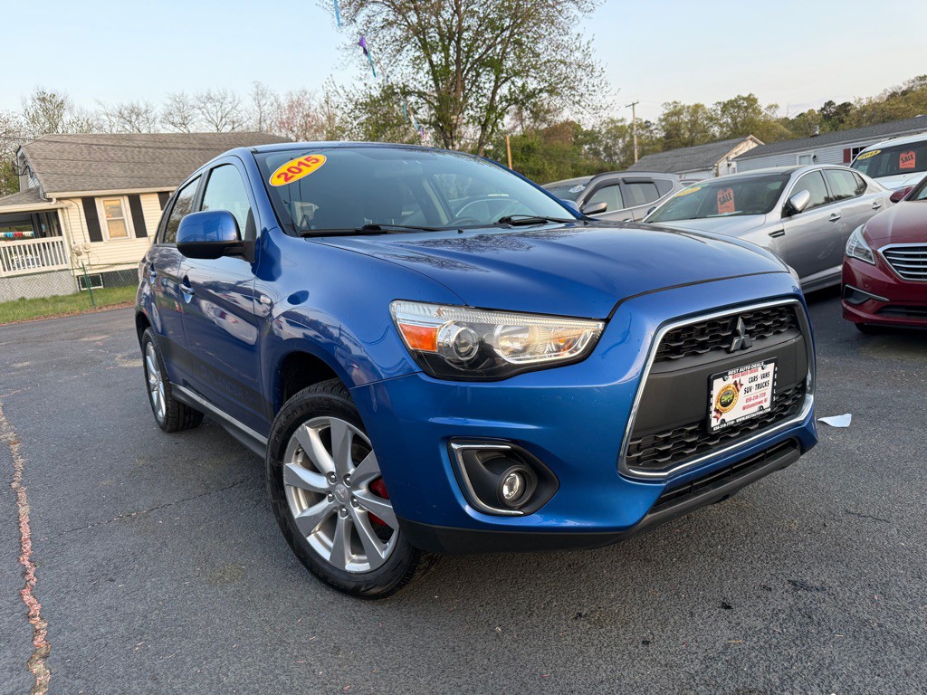 2015 Mitsubishi Outlander Image 1